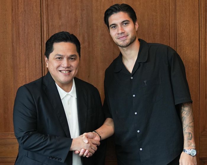 Ketua Umum PSSI, Erick Thohir, dan kevin diks. Foto: PSSI