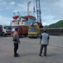 Personil polda gorontalo saat melakukan patroli di pelabuhan barang. foto: istimewa