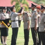 Wakapolda Gorontalo, Brigjen Pol. Simson Zet Ringu saat melantik 107 bintara. Foto: istimewa