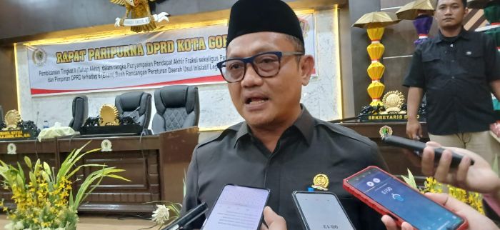 Ketua DPRD Kota Gorontalo, Irwan Hunawa. Foto: Arlan