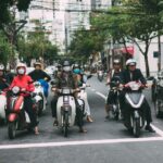 Gambar ilustrasi pengendara motor.