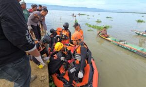 Timsar gabungan menemukan korban tenggelam di danau limboto. Foto: istimewa