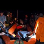 Tim SAR saat melakukan evakuasi korban nelayan yang hilang di Danau Limboto. Foto: Tangkapan layar dokumen video SAR