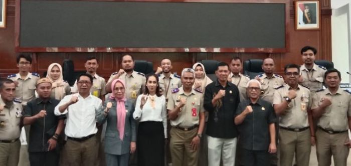 Komisi I DPRD Provinsi Gorontalo bersama Badan Pertanahan Nasional (BPN). Foto : Rian