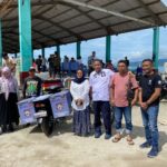 Anggota DPRD Provinsi saat melakukan kunjungan kerja ke TPI Inengo. Foto : akun facebook @ridwanmonoarfanew