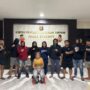 Pelaku TPPO duduk dikursi berbaju kuning. Foto: Istimewa
