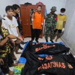 Dua lansia yang ditemukan oleh Tim SAR dalam keadaan tak bernyawa. Foto: Humas Sar Gorontalo