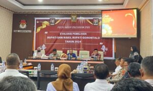 KPU Kab. Gorontalo melaksanakan FGD. Foto: Adrian