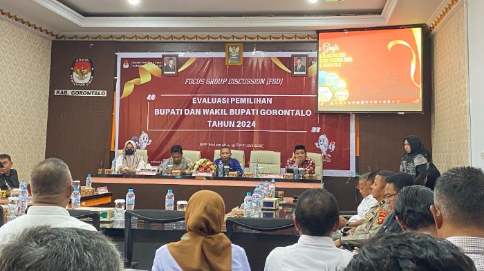 KPU Kab. Gorontalo melaksanakan FGD. Foto: Adrian