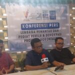 Koalisi lembaga pemantau dan pegiat pemilu serta demokrasi di Provinsi Gorontalo. Foto: Simpulindo