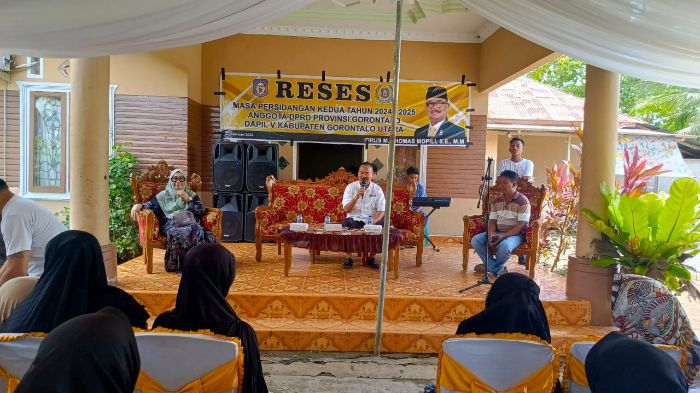 Ketua DPRD Provinsi Gorontalo, saat menyerap aspirasi para petani. Foto: Adrian/Simpul