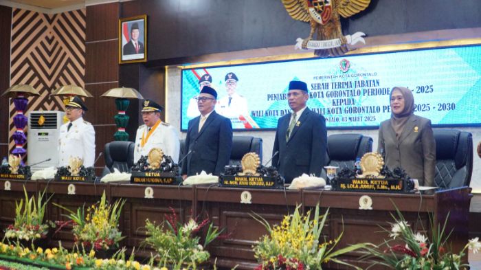 Ketua DPRD bersama Wali Kota Gorontalo, rapat paripurna peenyampaian pidato walikota. Foto: Humas DPRD Kota Gorontalo