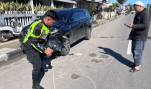 Olah TKP kecelakaan lalu lintas. Foto: Humas Polres Gorontalo Kota
