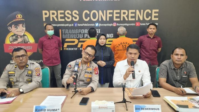 Ditreskrimsus saat melaksanakan konferensi pers kasus korupsi jalan nani wartabone. Foto: Humas Polda Gorontalo