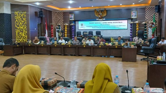 Komisi I DPRD Kota Gorontalo saat melaksanakan rapat kerja dengan BPN. Foto: simpulindo