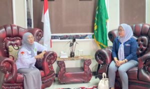 Kepala Kantor Kemenag Kota Gorontalo, Misnawaty S. Nuna saat mediasi dugaan kasus perundungan di MIN 1. Foto: Humas kemenag Kota Gorontalo/Fadil