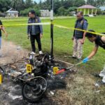 Kondisi motor penjual eskrim keliling yang di bakar preman. foto : Humas Polres