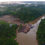 Pelabuhan Kayu PT Prabu Alaska di Kaimana Papua Barat. Foto: FWI