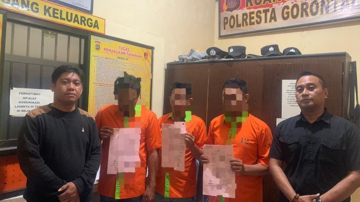 Tiga pelaku penggelapan barang internet. Foto: humas polres Gorontalo Kota