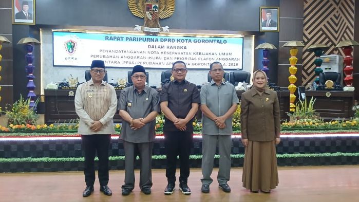 Rapat paripurna penandatanganan nota kesepahaman KUPA dan PPAS Perubahan APBD Kota Gorontalo T.A 2025. Foto: simpulindo