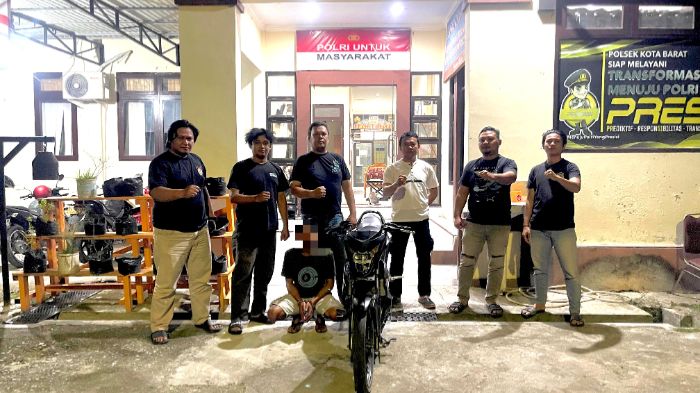 Pelaku Curanmor (Jongkok) berhasil ditangkap. Foto: Humas Polres