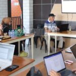 Bupati dan Wakil Bupati Gorontalo Utara saat mematangkan program 100 hari kerja. Foto: simpulindo