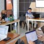 Bupati dan Wakil Bupati Gorontalo Utara saat mematangkan program 100 hari kerja. Foto: simpulindo