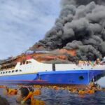 Kapal KM Barcelona 5 terbakar. Foto: tangkapan layar video di fb
