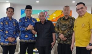 Wali Kota Gorontalo, Adhan Dambea bersama pertemuan dengan Kepala Badan Kepegawaian Negara (BKN), Zudan Arif Fakrulloh. Foto: Istimewa
