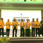 Menteri ESDM, Bahlil Lahadalia bersama pengurus DPD I Partai Golkar Provinsi Gorontalo. Foto: Atul