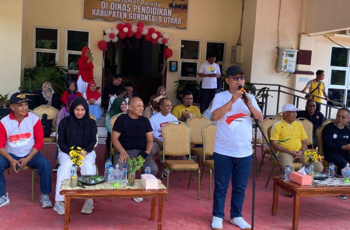 Bupati Kab. Gorontalo Utara, Thariq Modanggu saat membuka kegiatan turnamen voli antar OPD. Foto: Adrian