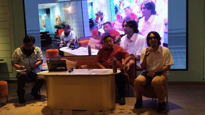 dialog publik bertajuk Hak Komunal dan Hak Ulayat dalam RUU Masyarakat Adat. Foto: FWI