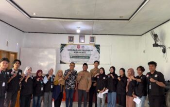 Peserta KKN Tematik UNG di Desa Tingkohubu. Foto: Istimewa
