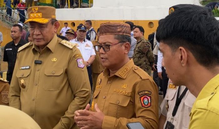 Bupati Gorontalo Utara, Thariq Modanggu bersama Gubernur Provinsi Gorontalo, Gusnar Ismail. Foto: Adrian