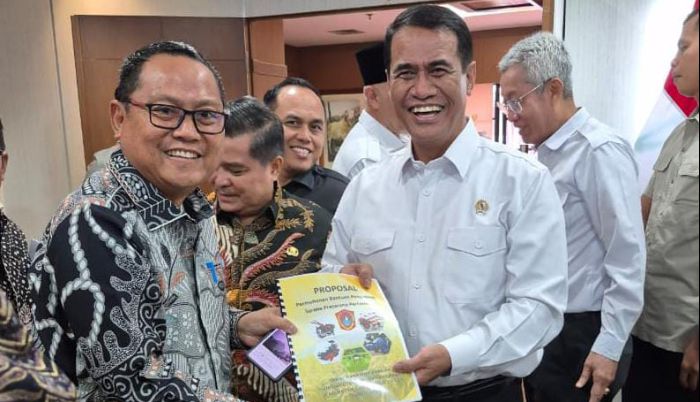 Bupati Kab. Gorontalo Utara, Thariq Modanggu bertemu langsung Menteri Pertanian, Andi Amran Sulaiman. Foto: Isitimewa