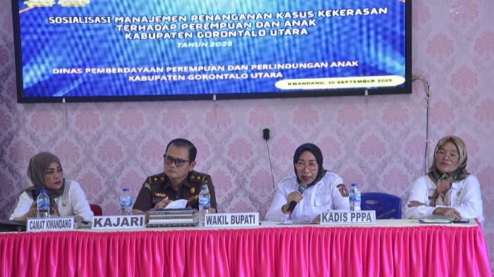 Wakil Bupati Gorut, Nurjanah Yusuf saat menyampaikan sambutan. Foto: Adrian.