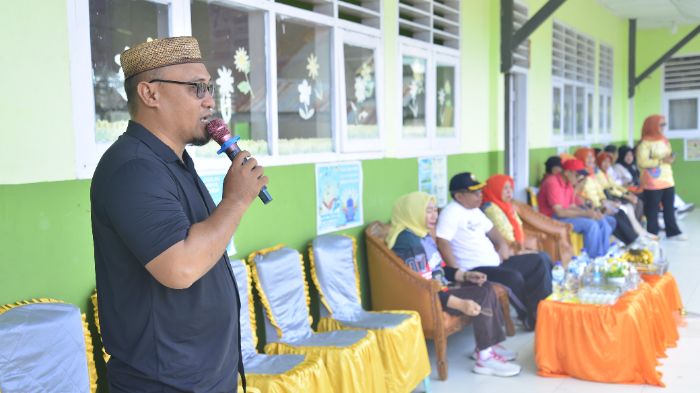 Kepala Desa Motinelo, Rustam S. Madi. Foto: Adrian