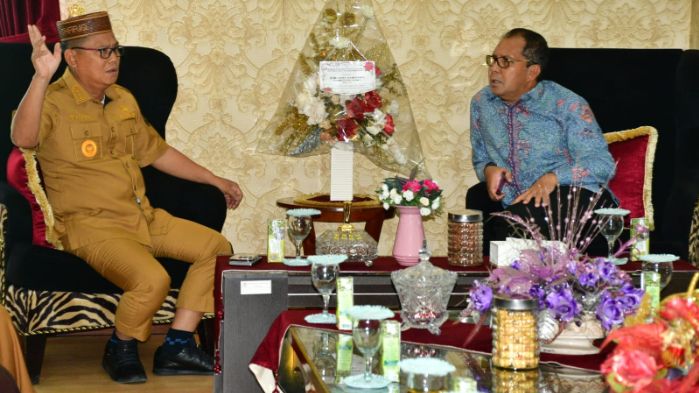 Bupati Gorontalo Utara, Thariq Modanggu, menerima kunjungan Ir. M. Ramdhan Pomanto. Foto: Adrian