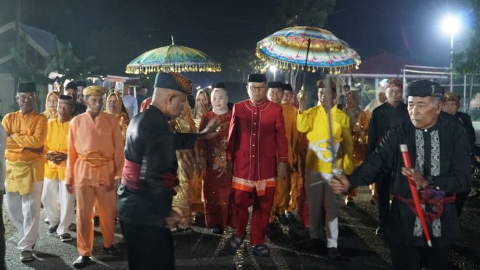 Bupati Kab. Gorontalo Utara, Thariq Modanggu saat menghadiri peringatan Maulid Nabi Muhammad SAW. Foto: Larso