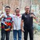 Ketua KONI Kabgor Periode 2021-2025, Irawan Huntoyungo yang di apit oleh dua calon ketua Koni Kabgor. Foto: Bobi Riawan/RRI