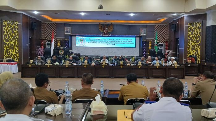 RDP Komisi III DPRD Kota Gorontalo bersama OPD dan Kontraktor. Foto: Arlan