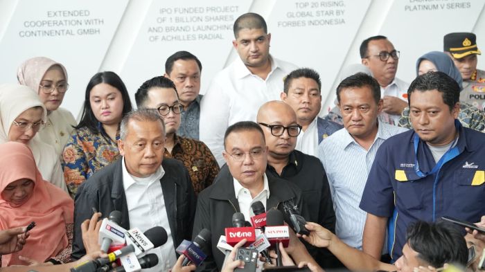 Satuan Tugas (Satgas) Perlindungan Tenaga Kerja DPR RI melakukan inspeksi mendadak ke pabrik produsen ban PT Multistrada Arah Sarana Tbk. Foto: Dok. Parlementaria