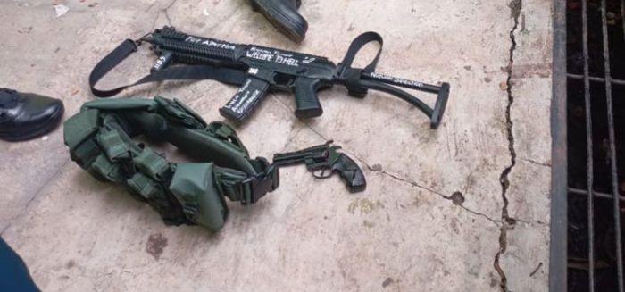 benda menyerupai senjata api di lokasi ledakan di SMA Negeri 72. Foto: Dok. Istimewa