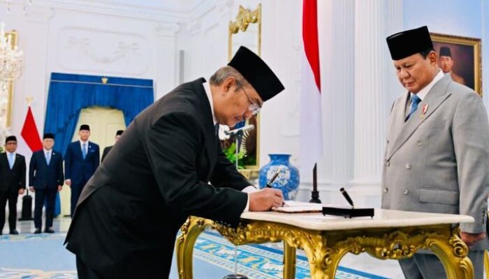 Prabowo Lantik Sepuluh Anggota Komisi Reformasi Polri