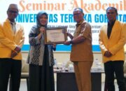 Bupati Thariq Modanggu terima penghargaan Tokoh Pemerhati Pendidikan Provinsi Gorontalo