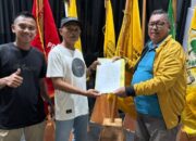 Penyerahan dokumen dilakukan oleh tim Liaison Officer (LO) calon, Ilyas Lamato dan Yahya Husain, yang mewakili Thariq Modanggu. Foto: Istimewa