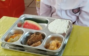Menu MBG di salah satu sekolah dasar negeri kota gorontalo. foto: simpulindo