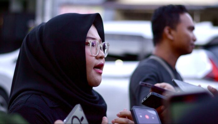  Berjalan Tanpa Sepatu di Negeri Bernama Statistik