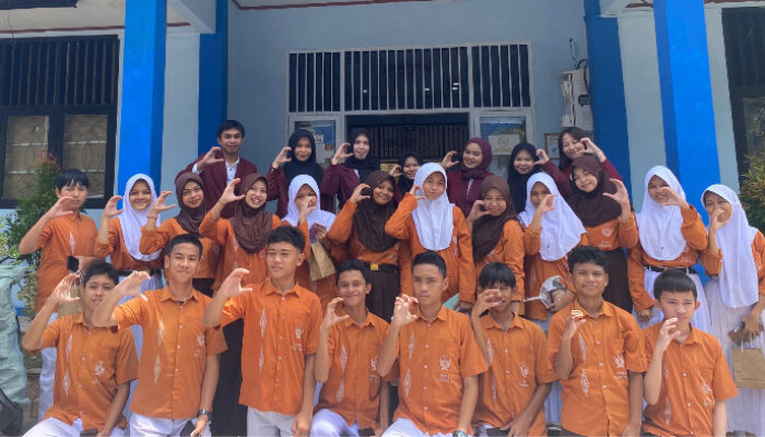 Mahasiswa BK UNG Gelar Edukasi Bahasa Indonesia di SMPN 6 Gorontalo