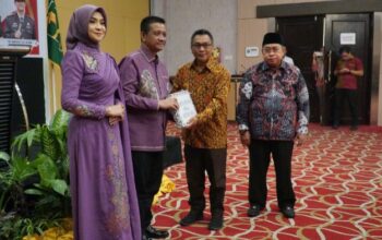Anggota DPRD Kota Gorontalo, Susanto Liputo saat menghadiri Acara pisah sambut Kejari Kota Gorontalo. Foto: Istimewa